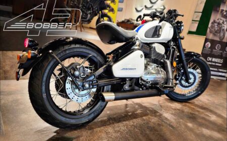 Jawa 42 Bobber A Stylish Motorcycle Making Waves in India Jawa 42 bobber a stylish motorcycle making waves in india (4)