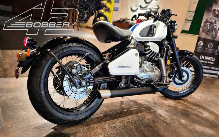 Jawa 42 Bobber A Stylish Motorcycle Making Waves in India Jawa 42 bobber a stylish motorcycle making waves in india (4)